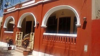 Boulevard Inn 2*