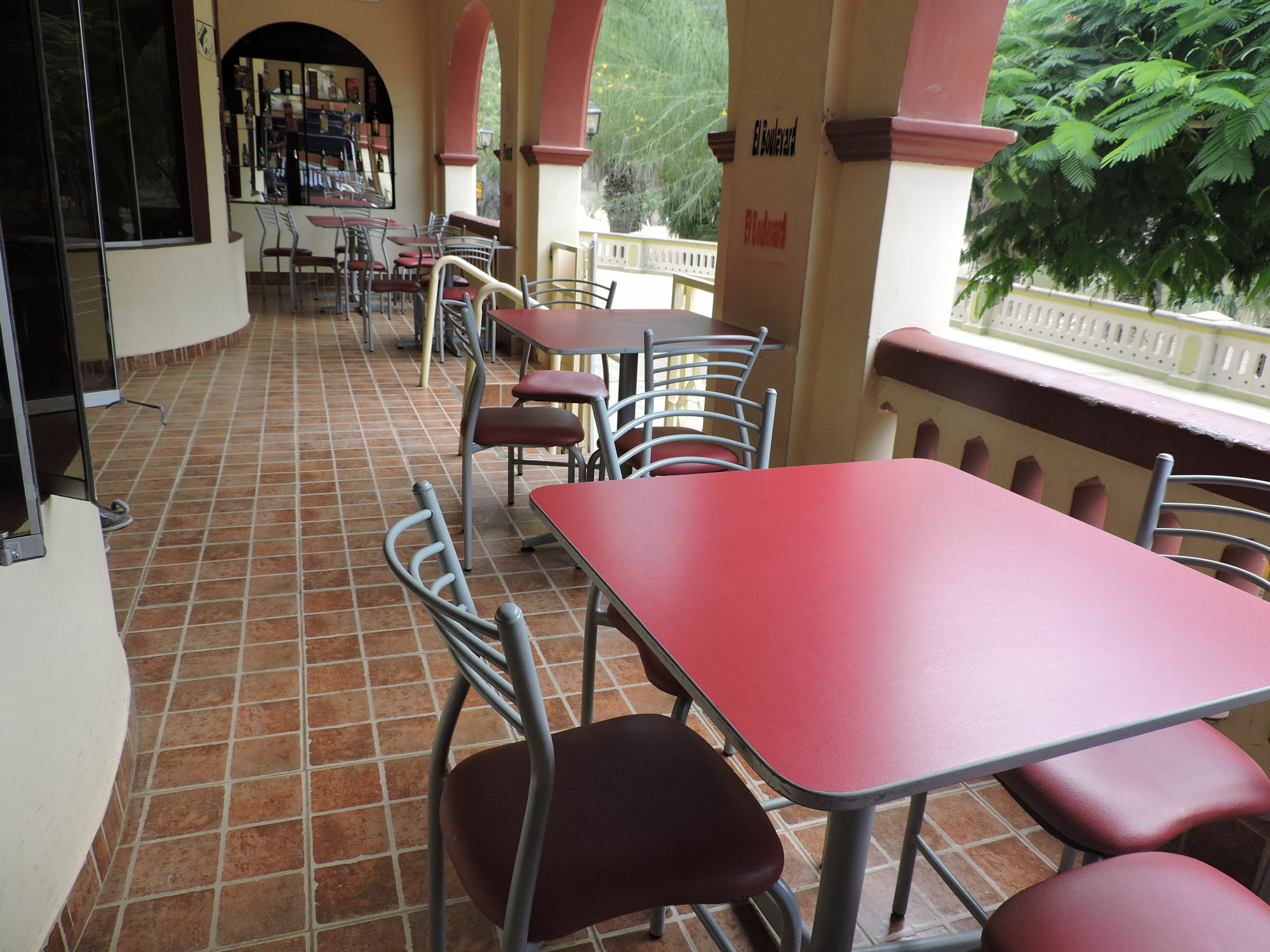 Boulevard 2*